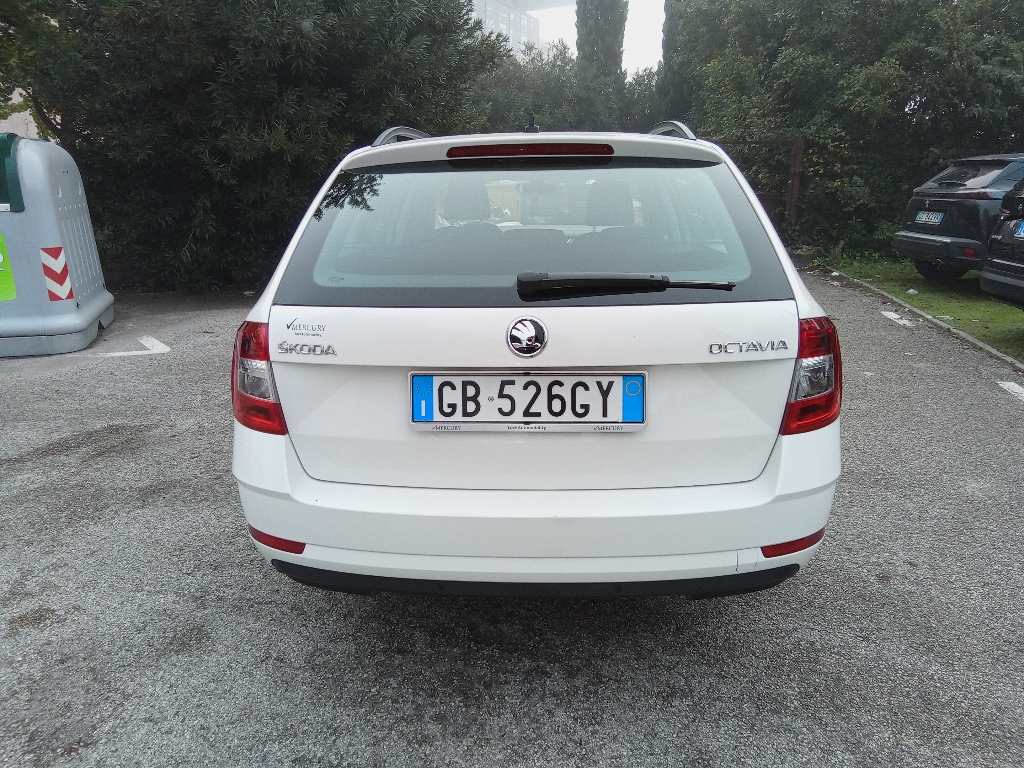 SKODA Octavia 3ª serie Octavia 2.0 TDI SCR 150 CV DSG Wagon Executive - 3