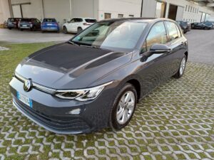 VOLKSWAGEN Golf 8ª serie Golf 2.0 TDI 150 CV DSG SCR Life