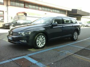 VOLKSWAGEN Passat 8ª serie Passat Variant 2.0 TDI SCR EVO DSG Business