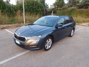 SKODA Octavia 4ª serie Octavia 2.0 TDI EVO SCR 150 CV DSG Wagon Executive