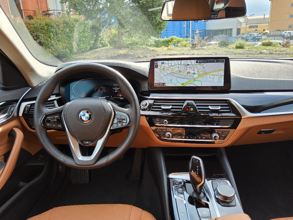 BMW Serie 5(G30/31/F90) 520d 48V xDrive Touring Business - 2